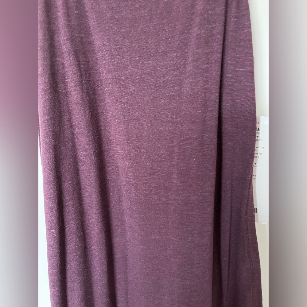 new Lululemon Refresh Maxi Dress
Heathered Bordeaux Drama / Black Cherry - Picture 10 of 14